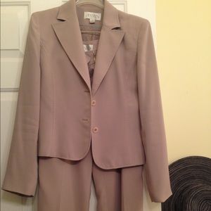 Casual Corner pant Suit - classic suit, taupe, 8